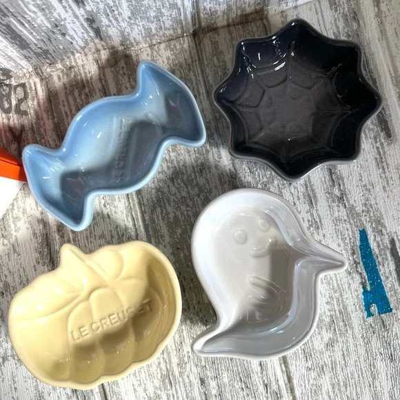 Le Creuset Halloween Mini Dish Set of 4 - Picture 4 of 6